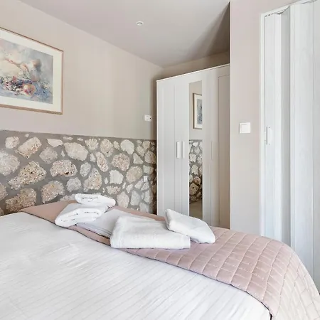 Markon Stone House *